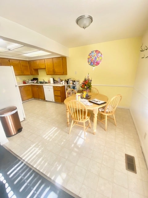 Building Photo - 241 E 400 N