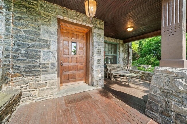 Building Photo - 64 Alta Ave