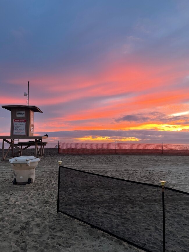 Building Photo - 5004 Seashore Dr