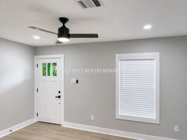 Foto del edificio - 8112 Barkley St