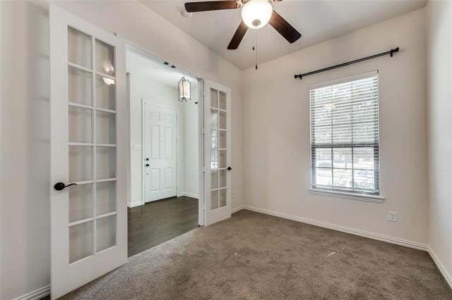 Foto del edificio - 225 E Spring Valley Rd