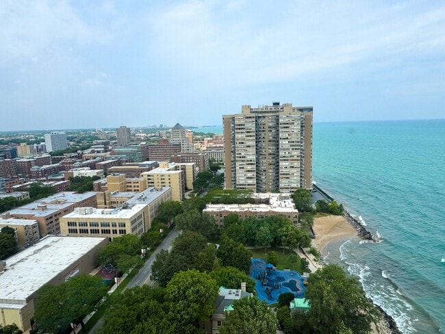Foto del edificio - 6171 N Sheridan Rd