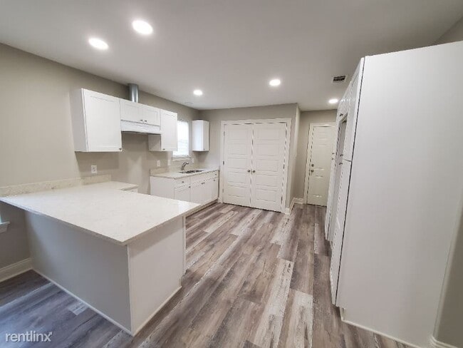 Building Photo - 2 br, 1 bath House - 802 Bilbo St