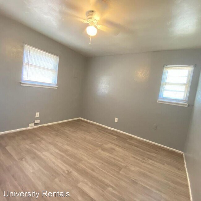 Foto del edificio - 3 br, 1 bath House - 3412 East 17th