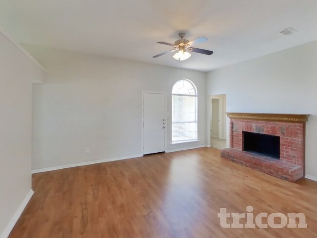 Foto del edificio - 8021 Ashridge Rd