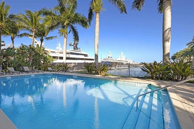 Photo - Top Floor Waterfront Condo - Renovated 1 B...