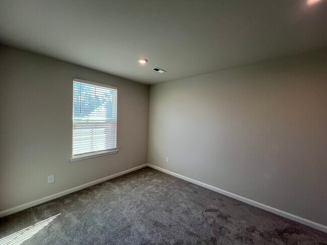 Foto del edificio - 1965 Stallings Rd