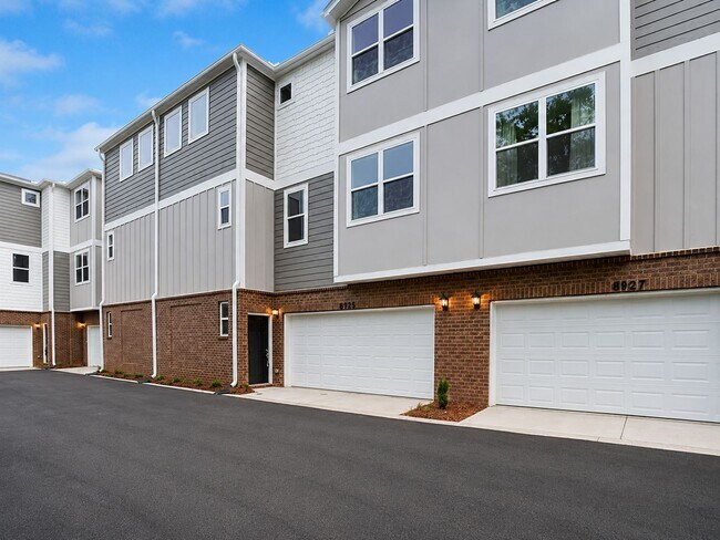 Building Photo - 8927 Sharonbrook Dr