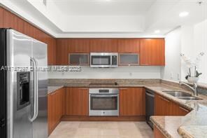 Foto del edificio - 14951 Royal Oaks Ln