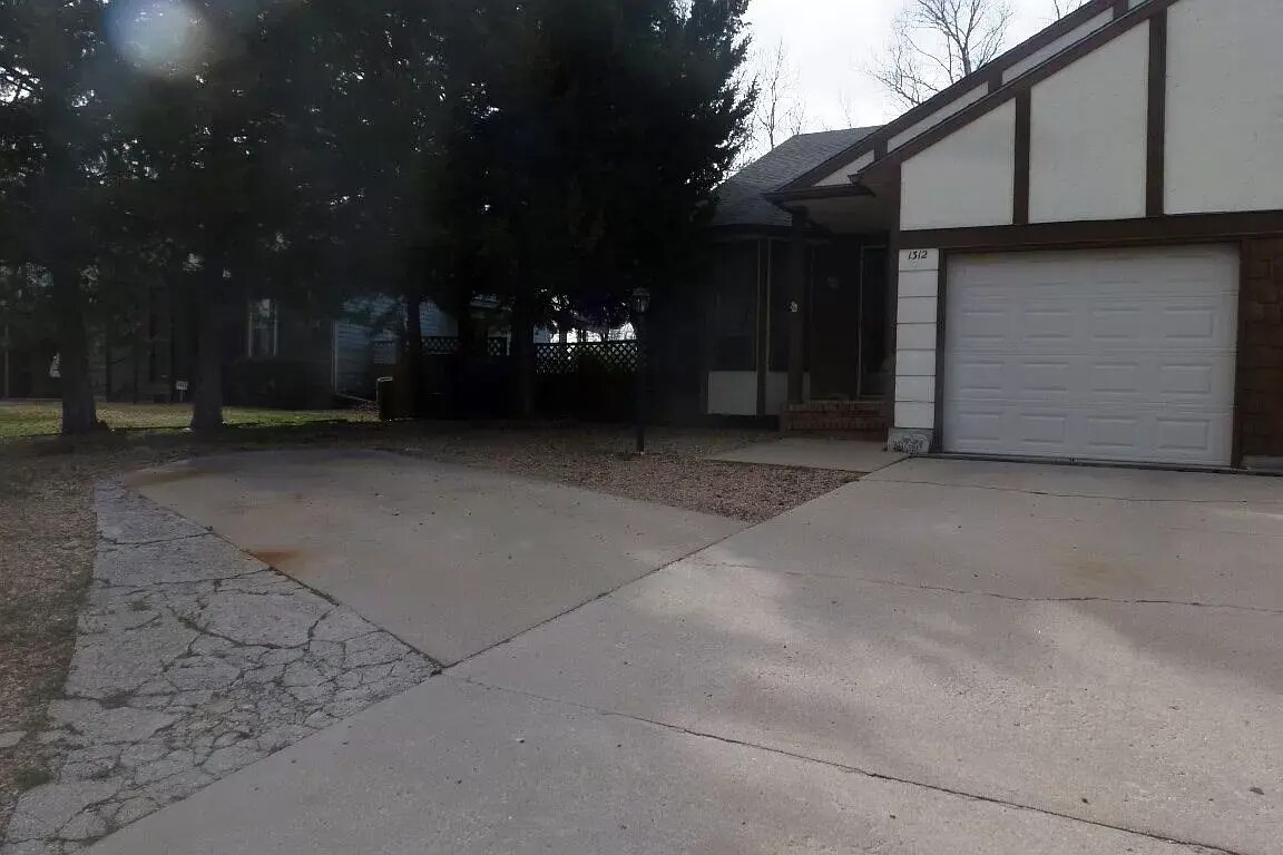 Primary Photo - 1312 Applewood Ln