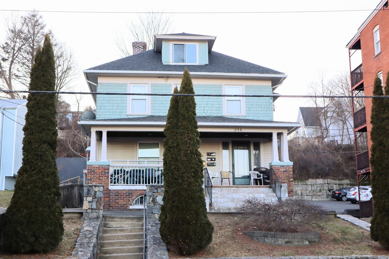 256 Congress Ave Unit APT. 3, Waterbury, CT 06708 Room for Rent in