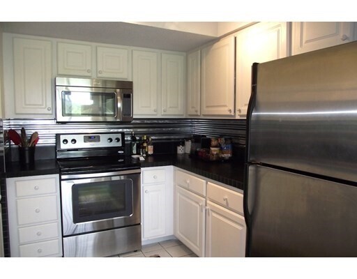 Foto del edificio - 1731 Beacon St