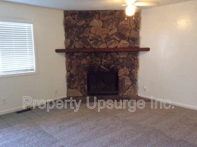 Foto del edificio - 209 W 10th St