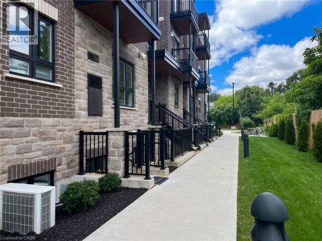 Photo du bâtiment - 408 Guelph Ave