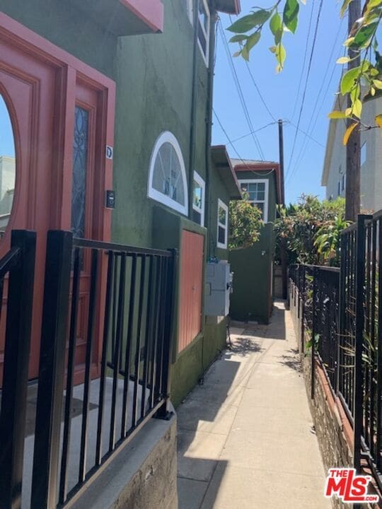 Foto del edificio - 1112 Ocean Park Blvd