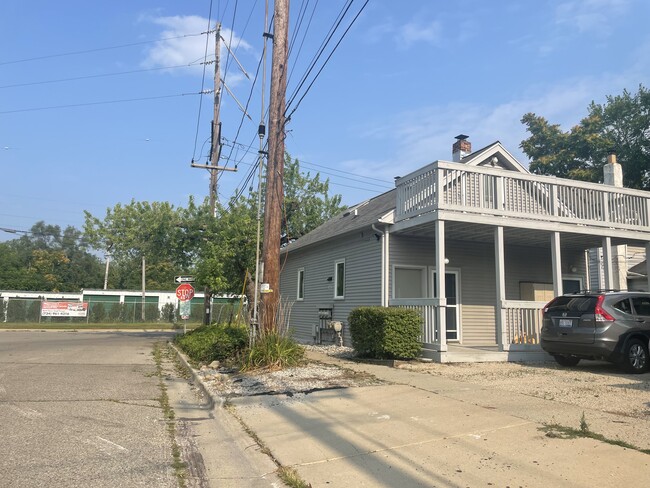 Foto del edificio - 635 N Huron St