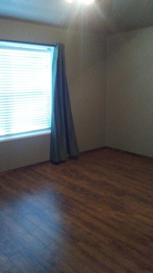 Foto del edificio - Beautiful 3 bed, 2 bath, 2 car garage home...