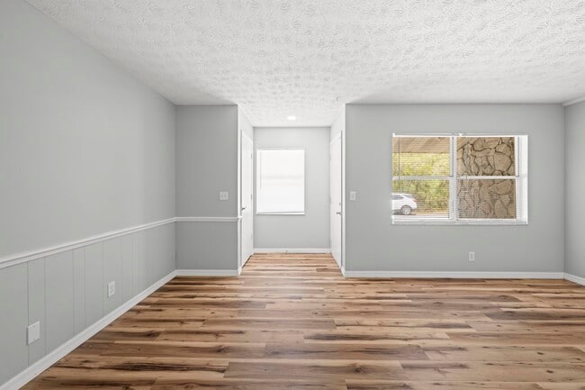 Foto del edificio - 2910 S Coleman Ave
