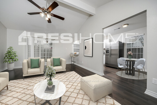 Building Photo - 3704 Hollyridge Court