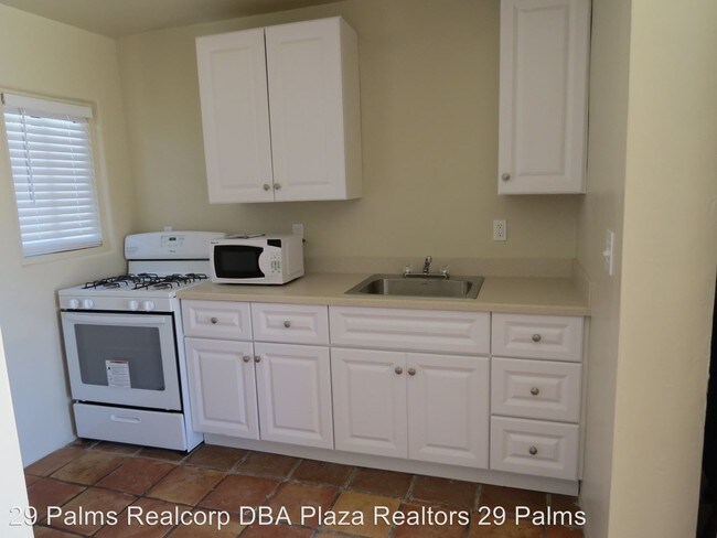 Building Photo - 73151 Adobe Cir