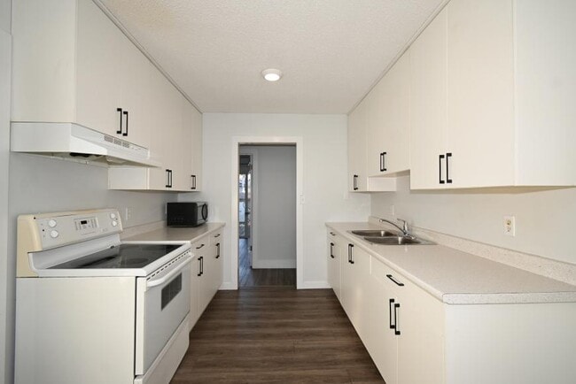 Building Photo - 3 bedroom in Prince George BC V2M 4W5