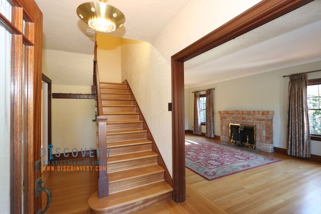 Building Photo - Magnificent Three Bedroom Estudillo Estate...