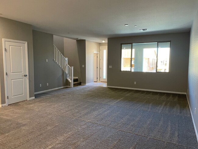 Foto del edificio - Newer townhome in Summerlin!