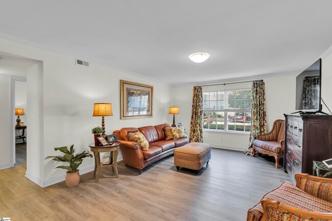 Building Photo - 925 Cleveland St