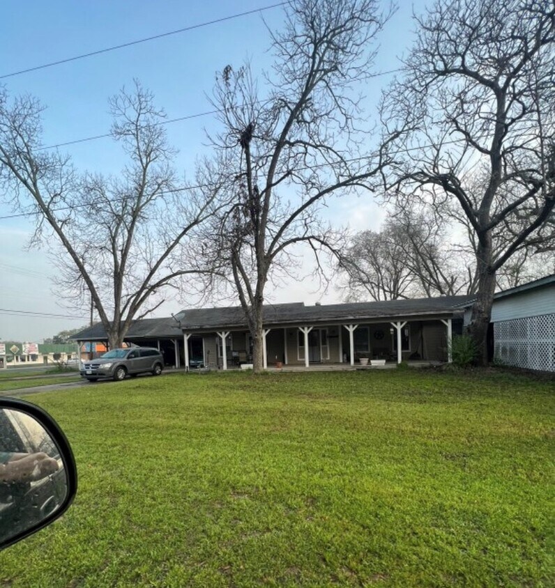145 E Davis St, Tatum, TX 75691 House Rental in Tatum, TX
