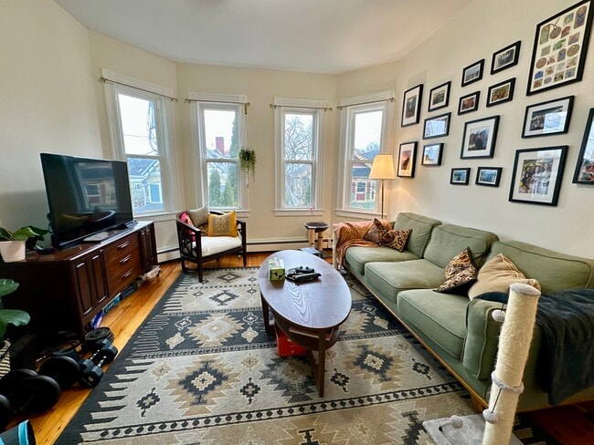 Building Photo - 11 Sheridan St