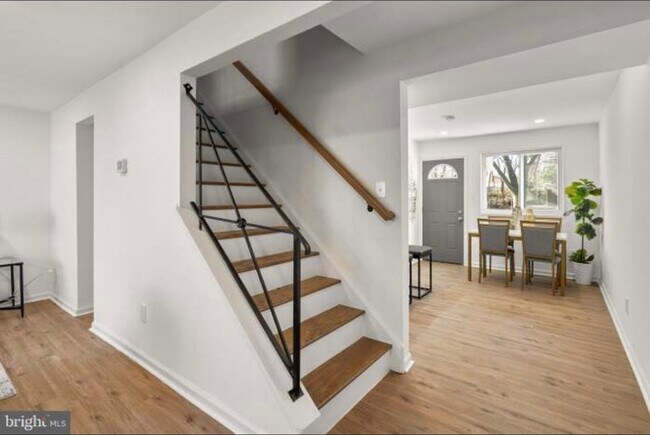 Foto del edificio - 6922 Forest Terrace