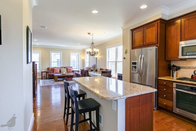 Building Photo - True Excellence in Edgewood! PARKING INCLU...