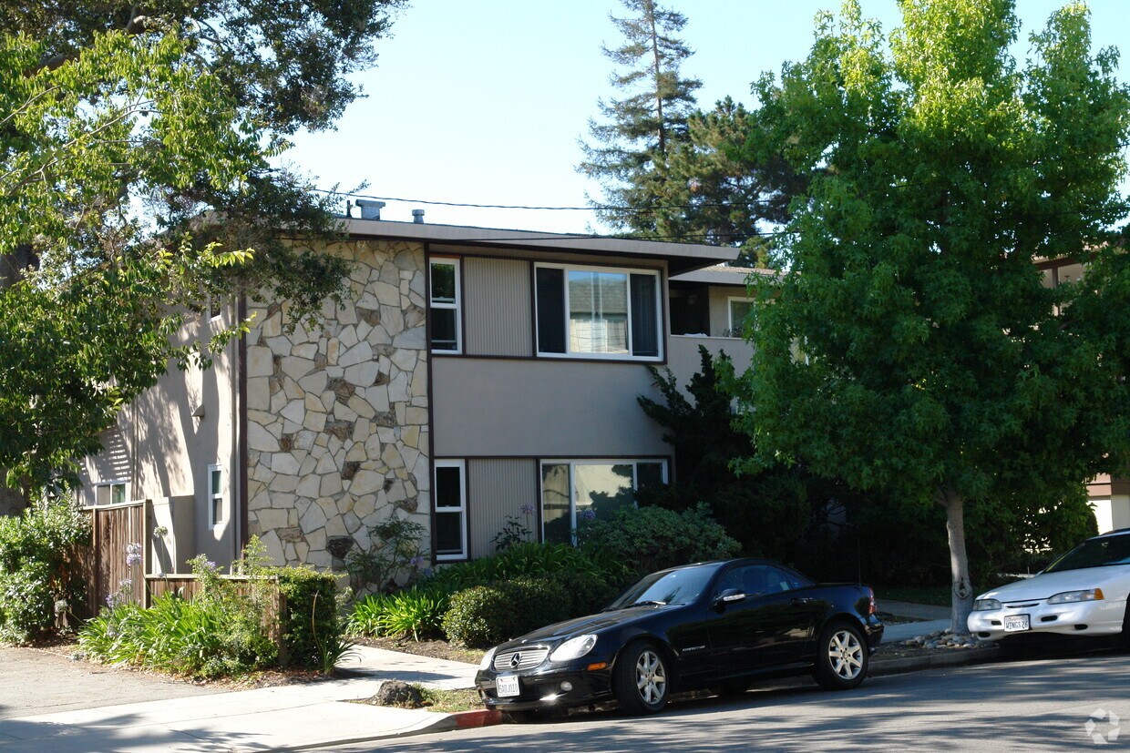 Primary Photo - 1437 Floribunda Ave