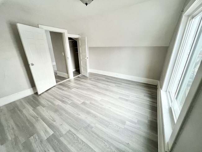 Foto del edificio - 908 W Bell Ave