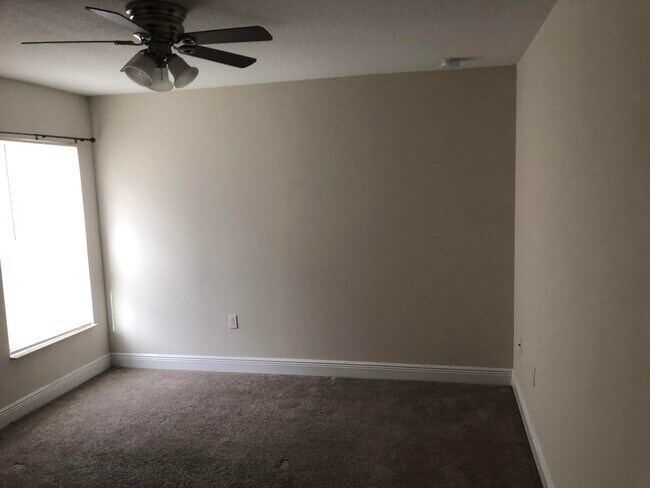 Building Photo - 1165 SW Eleuthera Ave