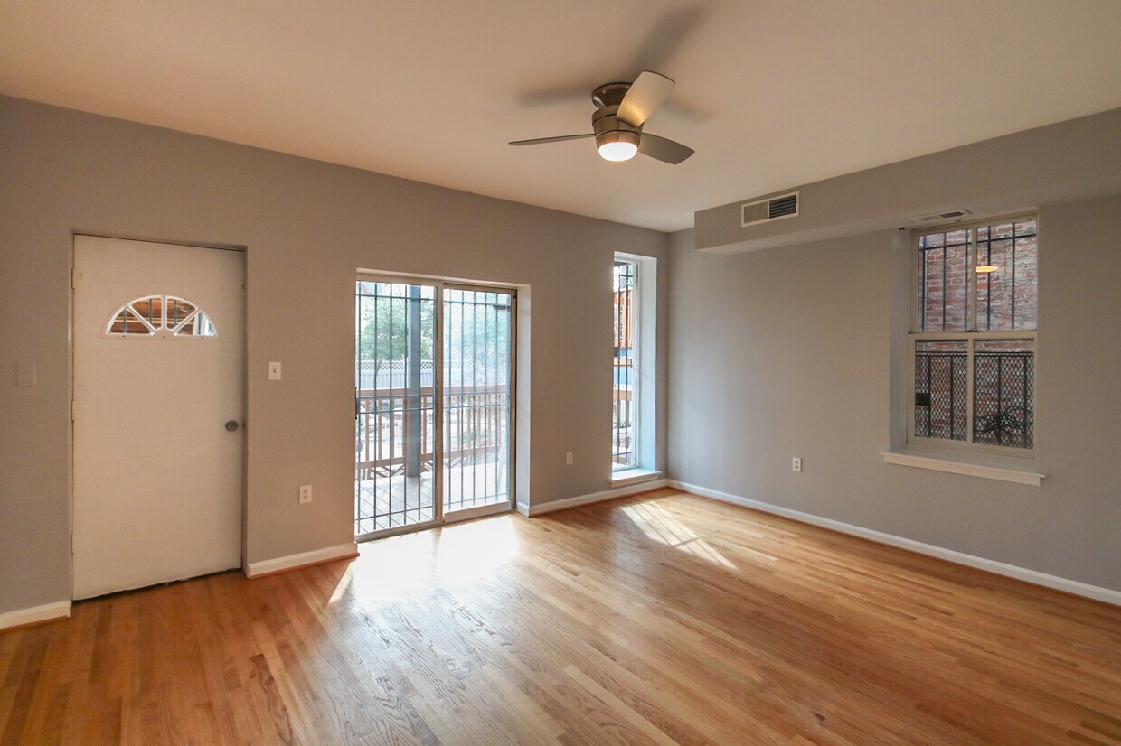 Primary Photo - 512 U St NW