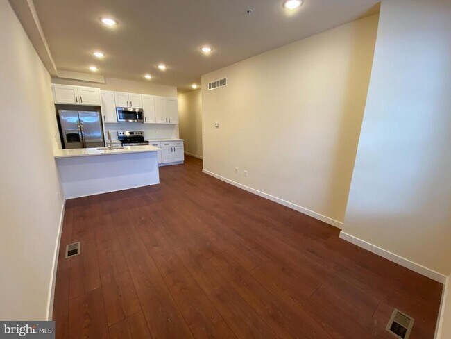 Building Photo - 5231 Chester Ave
