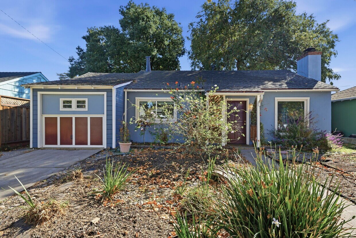 Foto principal - 1047 Riverton Dr