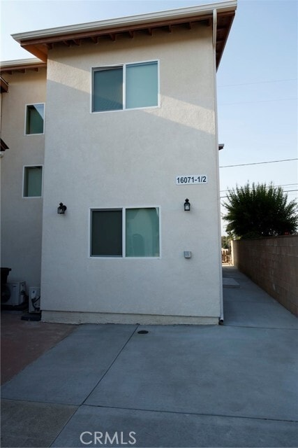 Building Photo - 16071 La Monde St