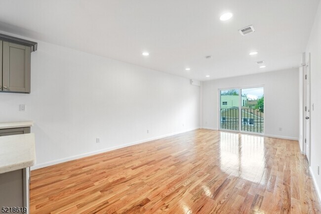Foto del edificio - 500 S 18th St
