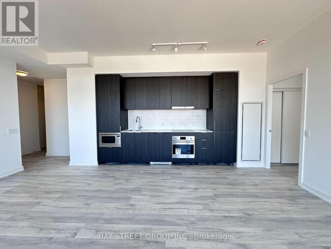 Building Photo - 7-N637 Golden Lion Heights