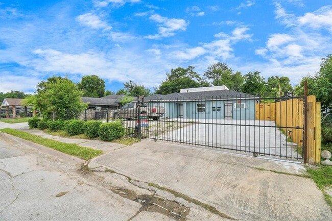 Foto del edificio - 5714 Doulton Dr