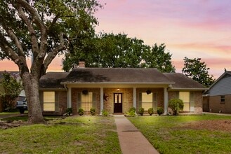 Building Photo - 2526 Palo Pinto Dr