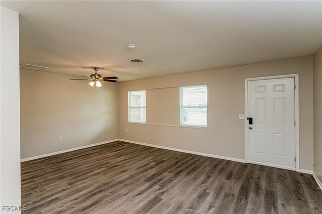 Building Photo - 604 Shamrock Blvd