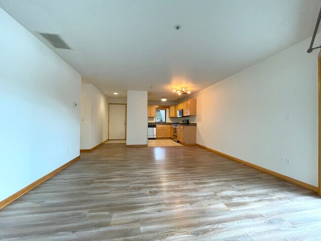 Foto del edificio - Waterfront Condo in McCormick Pier with Wa...