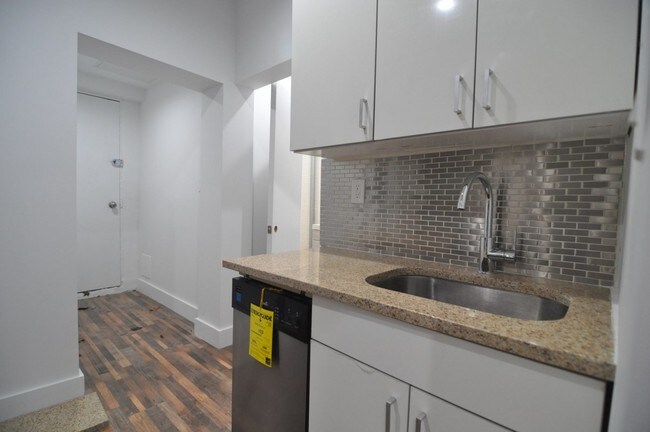 Foto del edificio - 348 Brook Ave