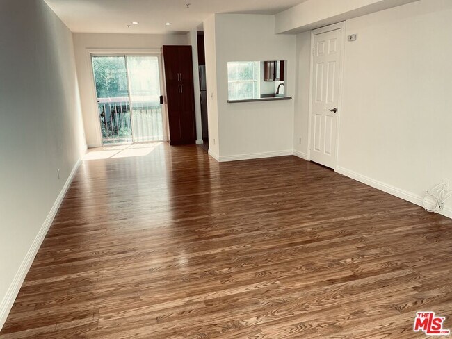 Foto del edificio - 432 N Kenwood St
