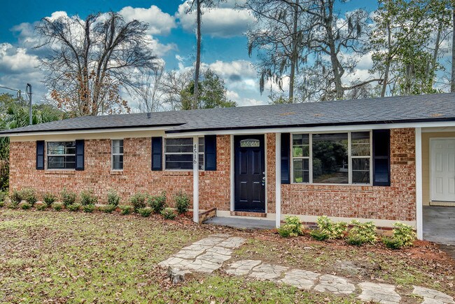 Building Photo - 4516 Key Woodley Dr S