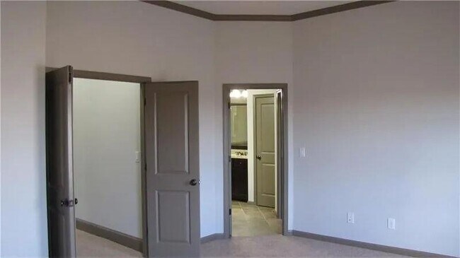 Foto del edificio - 6556 Bennington Bluff Ct