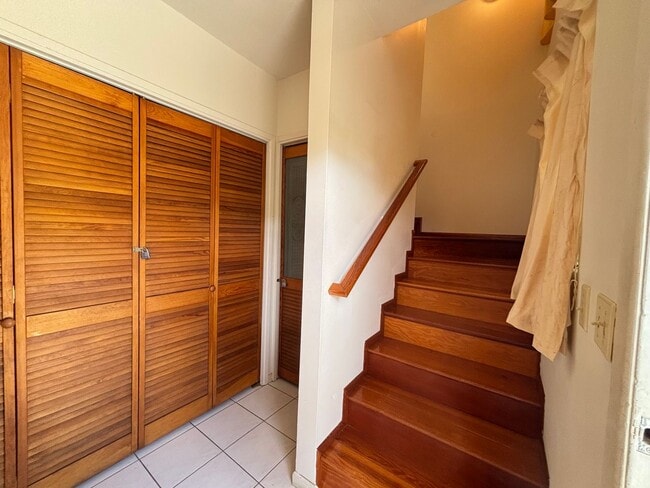 Building Photo - 2820 Kaimuki Ave